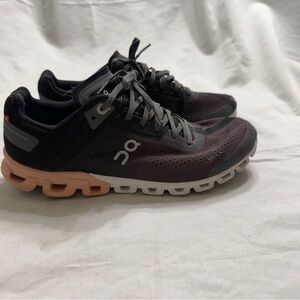 On Running Cloud Shoes Women’s 9 Black Gray Athletic Sneakers